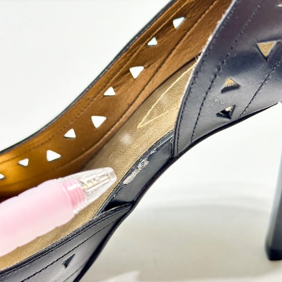 GUESS Black Leather Cutout Stiletto Heels Women’s Size 8.5 Pointed Toe - Picture 8 of 14